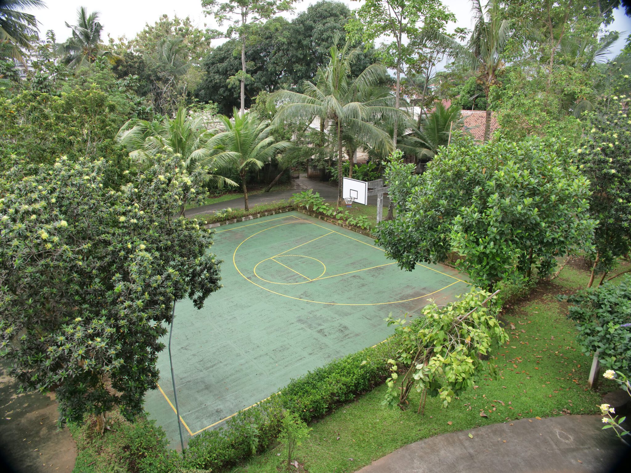 Timur-Facility-Lapang Basket